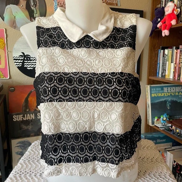 Elle Tops - striped black & white lace peter pan collar crop blouse AS IS / Elle / sz large